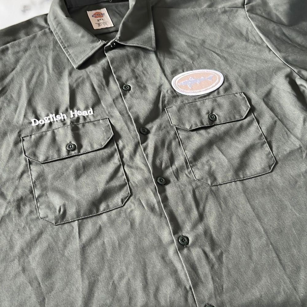 NWT. Dogfish Head x Dickies Short Sleeve Button Front Work Shirt Olive Size Medi